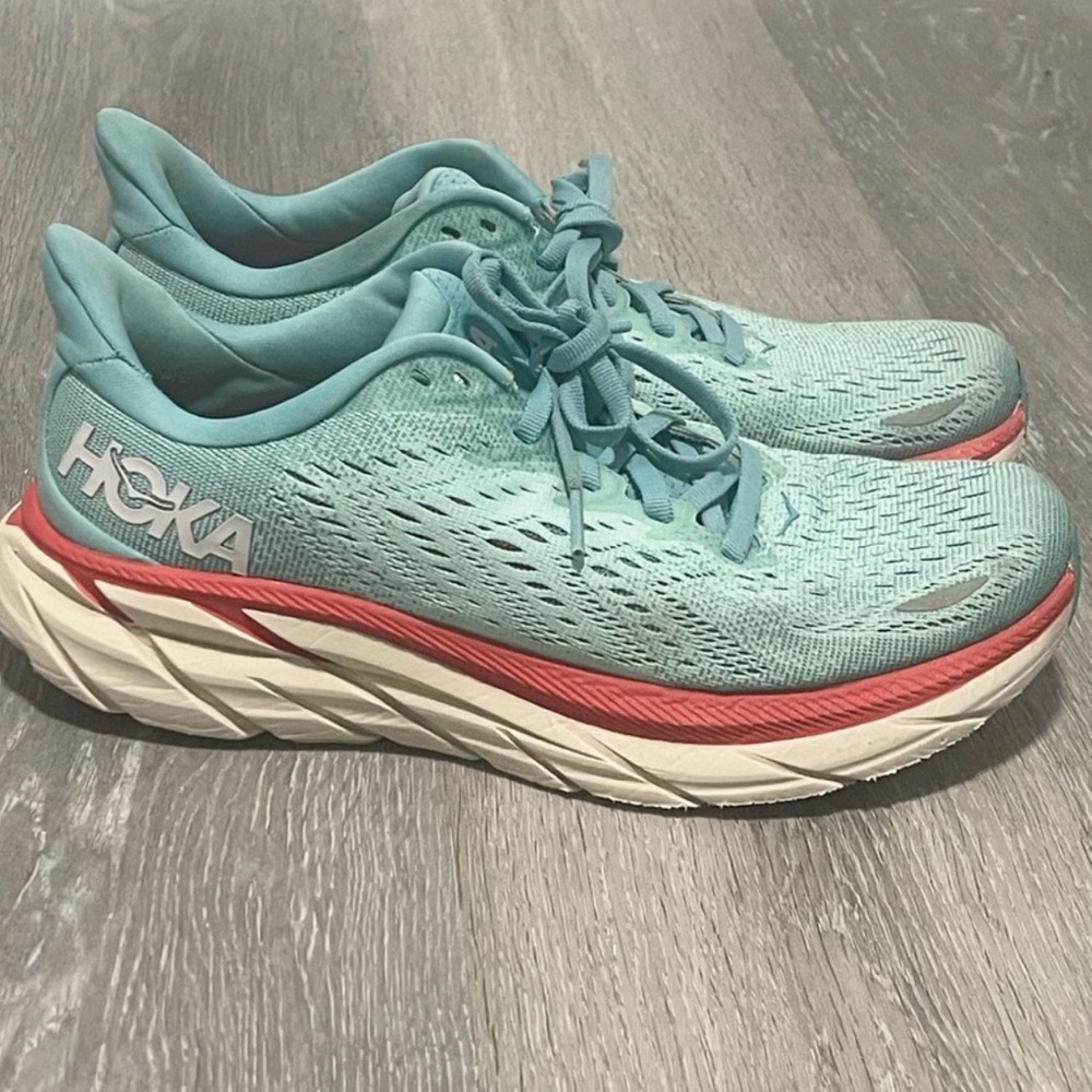 Hoka One One — Size 7